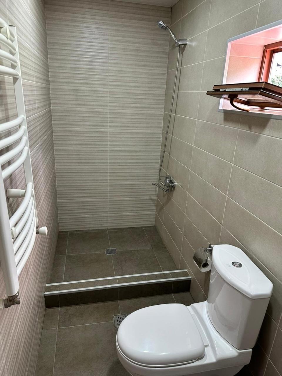 Roza Guesthouse Kazbegi Exterior foto